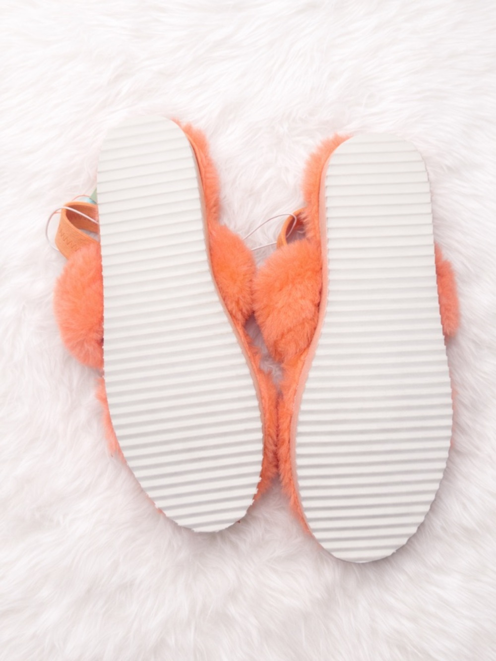 Abound Fuzzy Slide Slippers Women’s Size 7 Neon Coral Plush Sandals Cozy Lounge - Picture 3 of 3